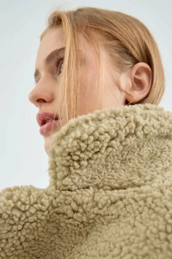 Abrigo corto de borreguito verde-COMPAÑIAFANTASTICA Outlet