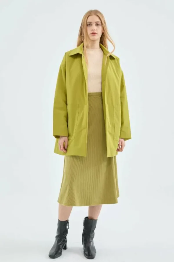 Abrigo corto en tejido técnico verde-COMPAÑIAFANTASTICA Store