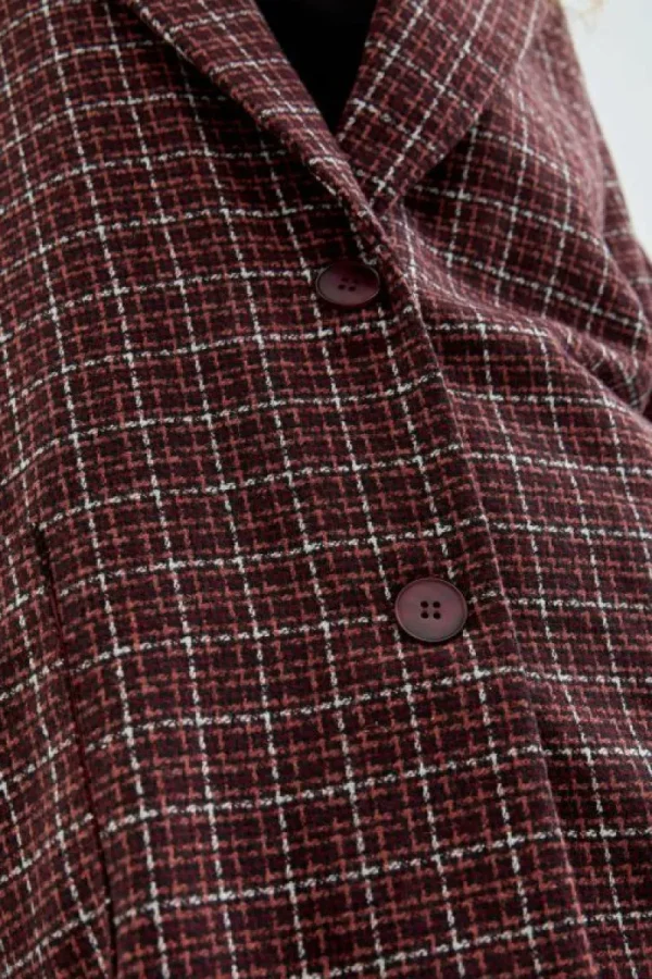 abrigo_midi_de_franela_co_2.webp Abrigo midi de franela con estampado de cuadros granates-COMPAÑIAFANTASTICA Best