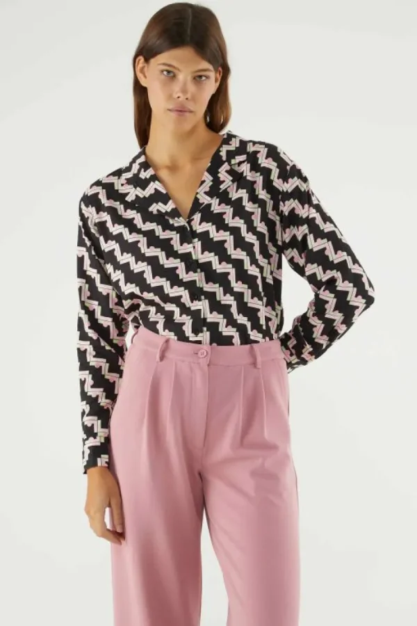 Camisa de manga larga con estampado geométrico negro-COMPAÑIAFANTASTICA Fashion