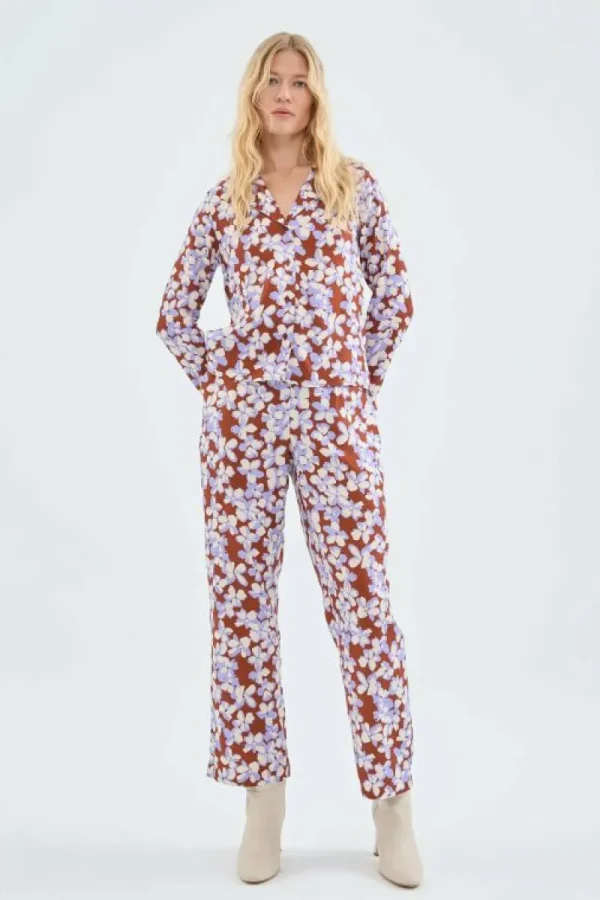 camisa_fluida_de_manga_la_7.webp Camisa fluida de manga larga con estampado floral-COMPAÑIAFANTASTICA Discount