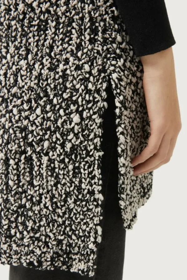 Chaleco de punto grueso blanco y negro-COMPAÑIAFANTASTICA New