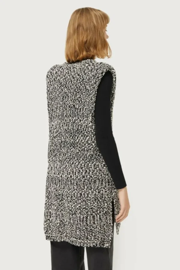 Chaleco de punto grueso blanco y negro-COMPAÑIAFANTASTICA New