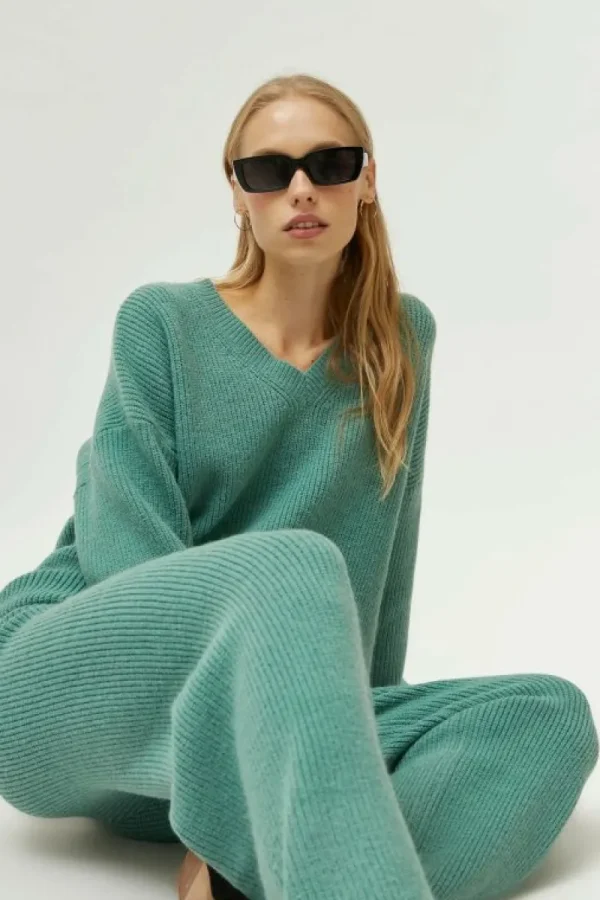 Jersey cuello pico verde-COMPAÑIAFANTASTICA Best