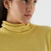 Jersey de punto fino con cuello alto amarillo-COMPAÑIAFANTASTICA Outlet