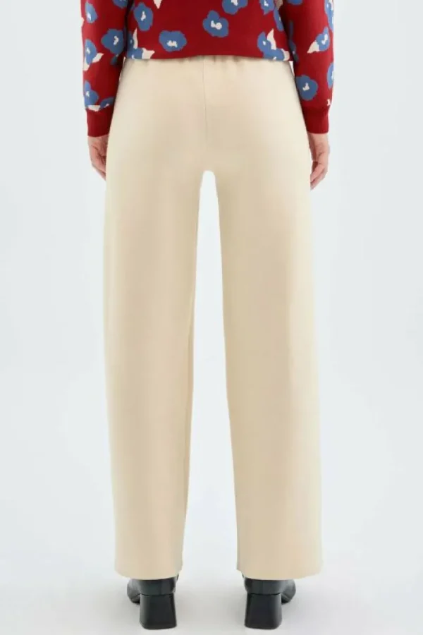 Pantalón largo recto de punto beige-COMPAÑIAFANTASTICA Shop