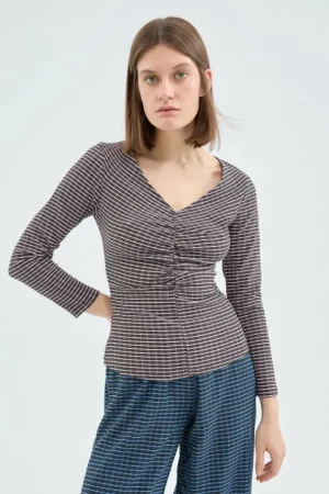 Top ajustado drapeado con estampado de cuadros rosas-COMPAÑIAFANTASTICA New