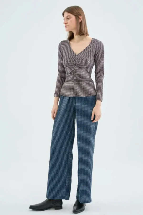 Top ajustado drapeado con estampado de cuadros rosas-COMPAÑIAFANTASTICA New