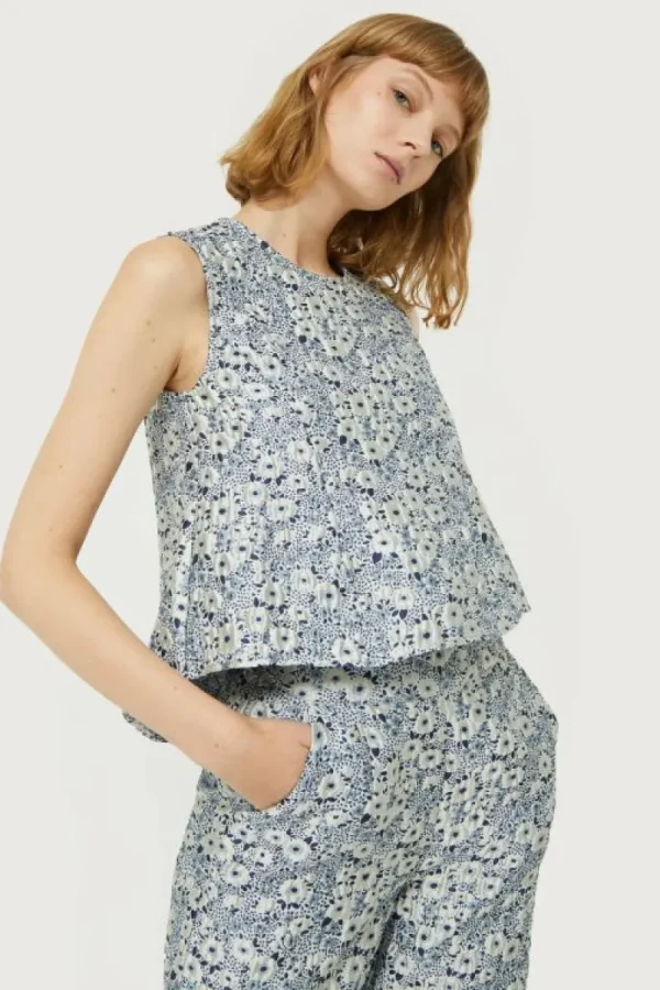 top_con_estampado_floral__3.webp Top con estampado floral azul y blanco-COMPAÑIAFANTASTICA Cheap