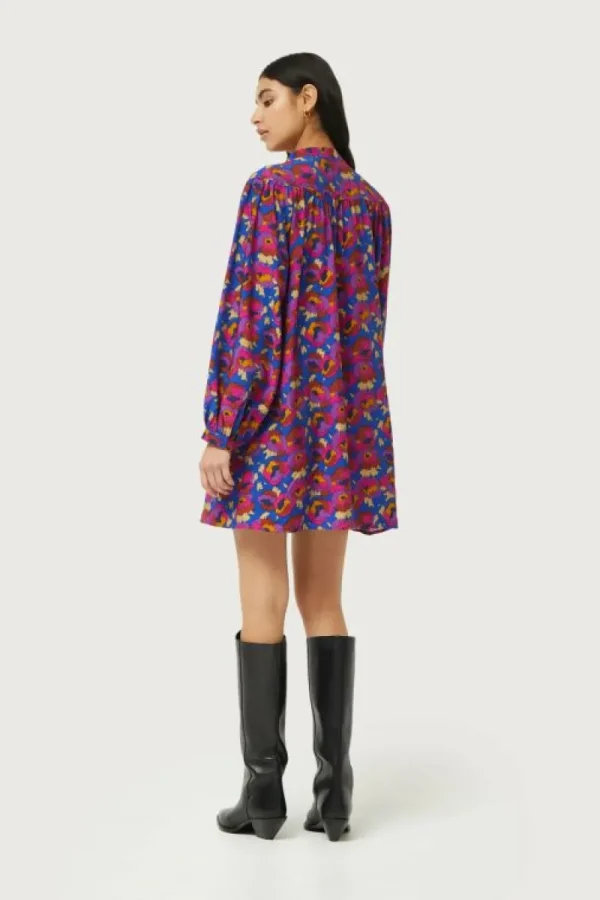 Vestido corto con estampado floral Dewberry-COMPAÑIAFANTASTICA Best Sale