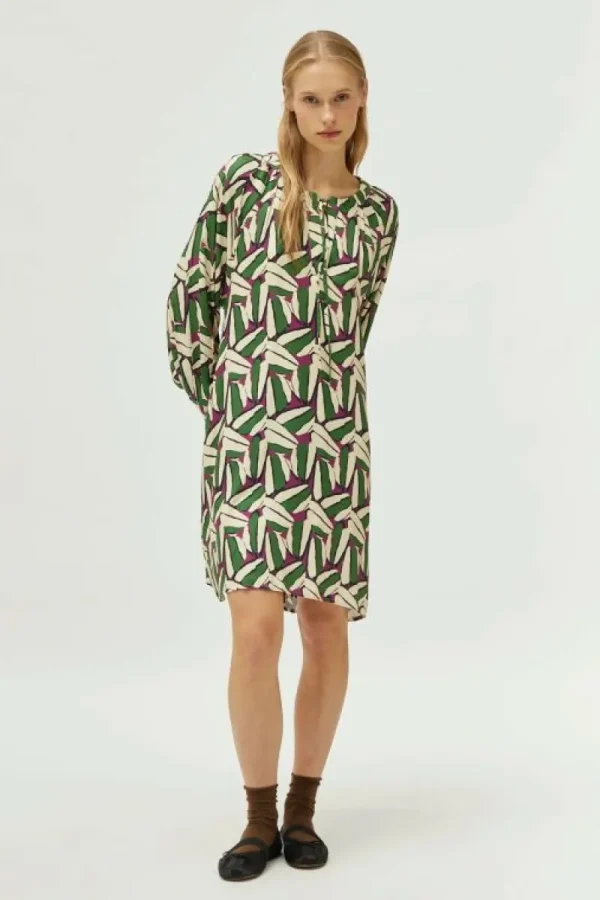 vestido_corto_estampado_g_0.webp Vestido corto estampado geométrico verde-COMPAÑIAFANTASTICA New