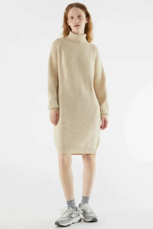 Vestido midi de punto con cuello vuelto beige-COMPAÑIAFANTASTICA Online