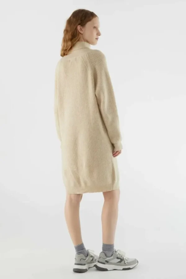 Vestido midi de punto con cuello vuelto beige-COMPAÑIAFANTASTICA Online